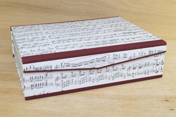 Beautiful box for sheet music with burgundy linen edges, handmade in Germany